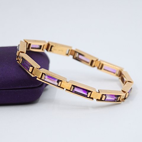 Sven Haugaard; Amethyst bracelet of 14k gold Sven Haugaard; Amethyst bracelet of 14k gold